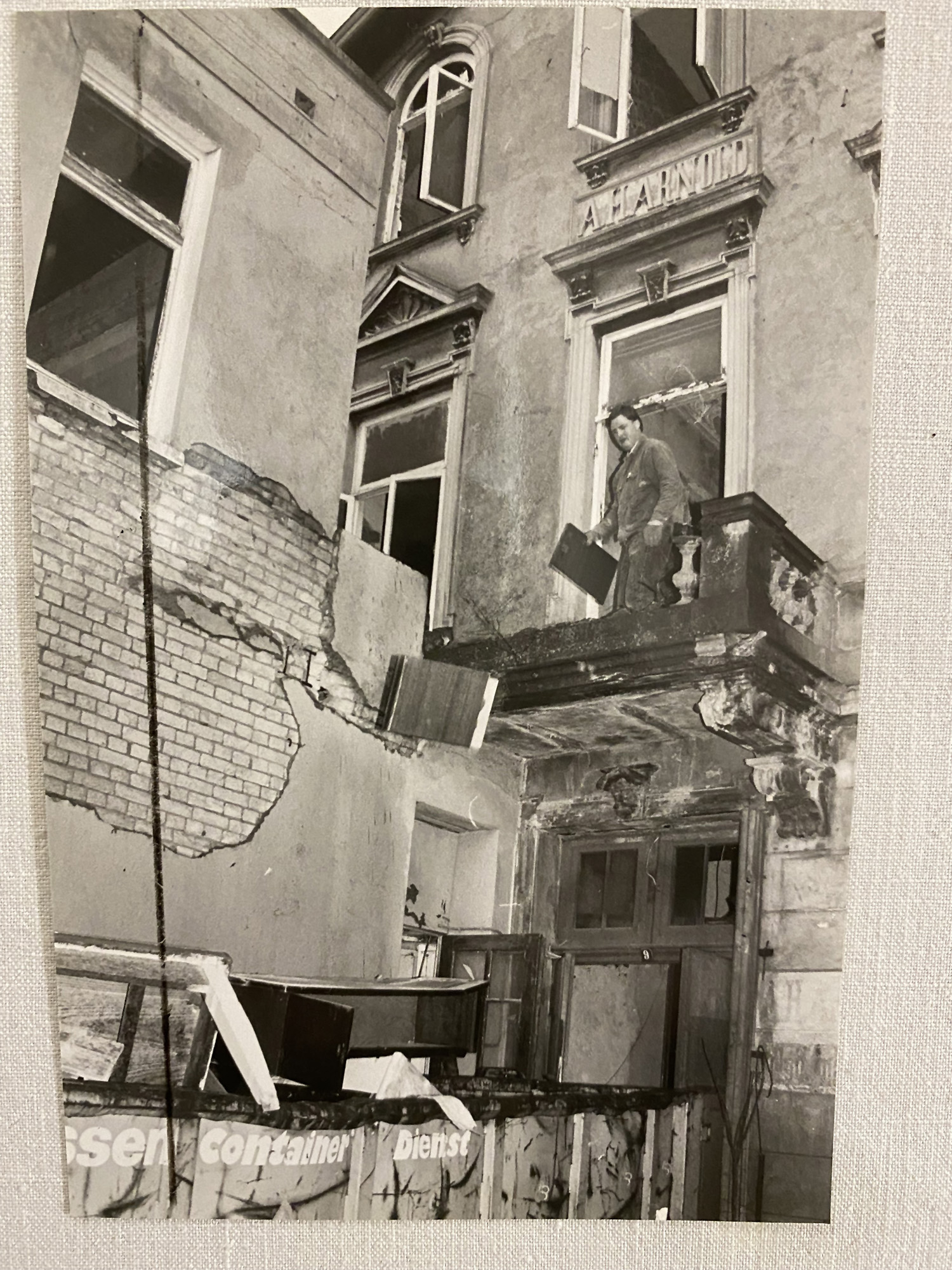 1995 Abbrucharbeiten Schwarz Weiss Balkon Korings Konzert haus 1995, Foto unbekannt